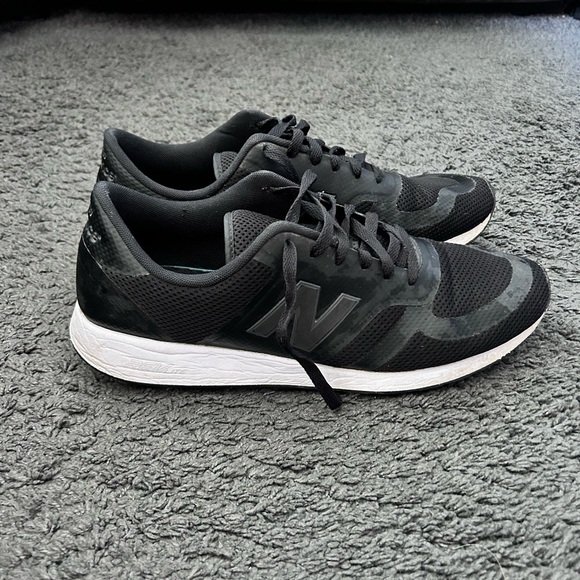 New Balance 420 - Picture 1 of 2